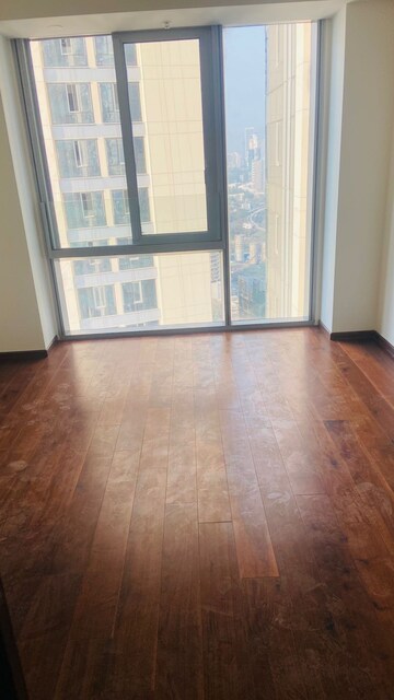 Room in 3 BHK Apartment at Piramal Aranya, Byculla – for Rent