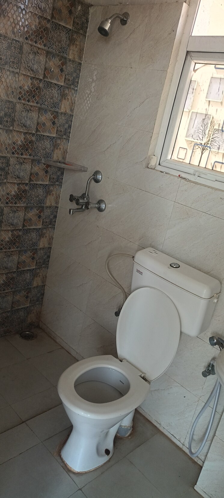 Bathroom, signature-global-the-millennia 3 Bedroom 1100 Sq.Ft. Apartment In Sector 37d Gurgaon 8315495