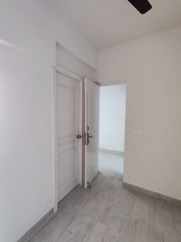 Room in 3 BHK Apartment at Godrej Summit, Sector 104 – for Rent