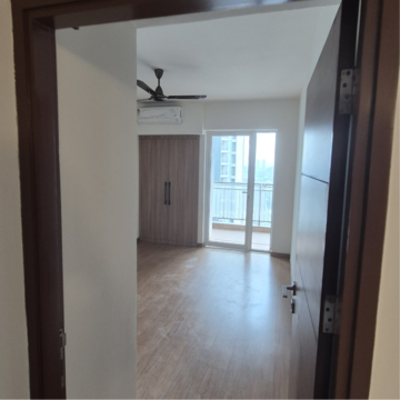 Room in 3 BHK Apartment at Godrej Meridien, Mohammad Heri Village – for Rent