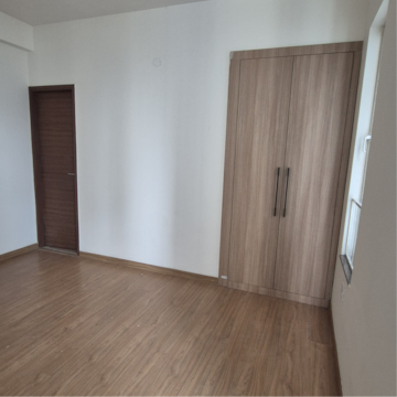 Room in 3 BHK Apartment at Godrej Meridien, Mohammad Heri Village – for Rent