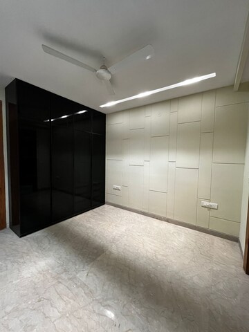 Room in 3 BHK Builder Floor at Ansal Sushant Lok I, Sector 43 – for Rent