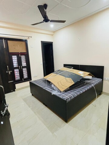 Bedroom in 3 BHK Builder Floor at Sector 46 – for Rent