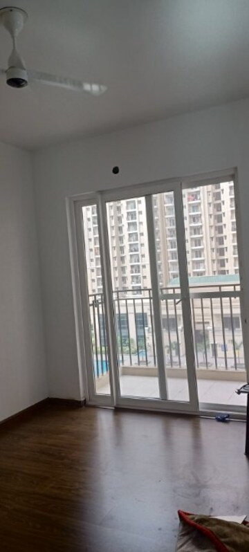 Room in 1.5 BHK Apartment at Prateek Grand City, Siddharth Vihar – for Sale