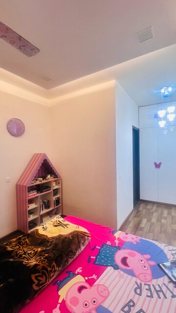Furnished Amenities in 3 BHK Apartment at Microtek Greenburg, Sector 86 – for Rent