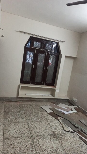 Room in 2 BHK Independent House at Gomti Nagar – for Rent