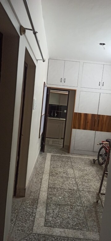 Room in 2 BHK Independent House at Gomti Nagar – for Rent