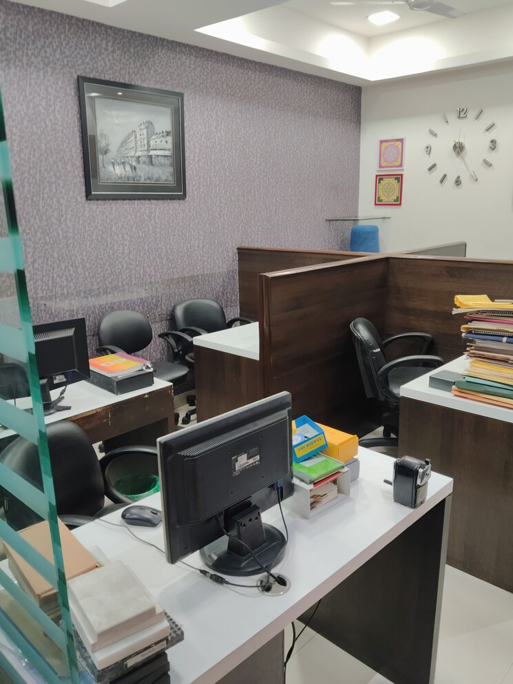 Team Area, netaji subhash place Commercial Office Space 541 Sq.Ft. In Netaji Subhash Place Delhi 8315781