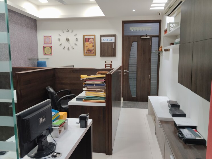 Team Area, netaji subhash place Commercial Office Space 541 Sq.Ft. In Netaji Subhash Place Delhi 8315781