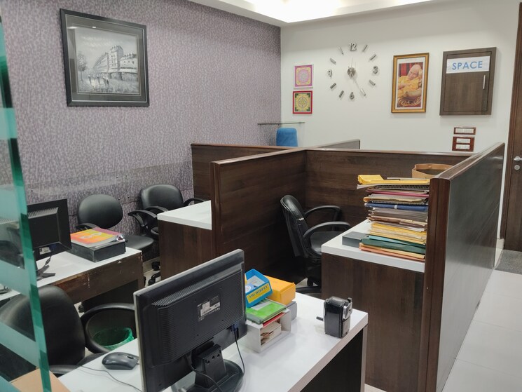 Team Area, netaji subhash place Commercial Office Space 541 Sq.Ft. In Netaji Subhash Place Delhi 8315781