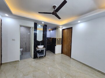 Room in 1 BHK Builder Floor at Saket – for Rent