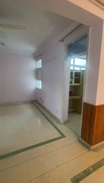Room in 3 BHK Apartment at Sector 21c – for Rent