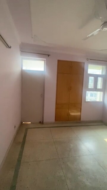 Room in 3 BHK Apartment at Sector 21c – for Rent