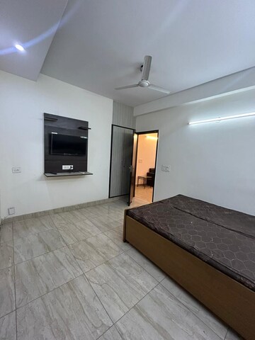 Room in 1 BHK Builder Floor at Ansal Sushant Lok I, Sector 43 – for Rent