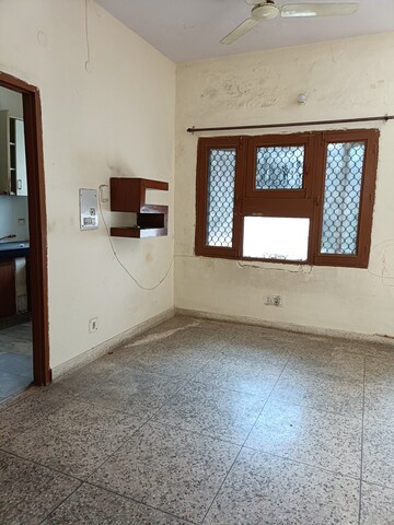 Room in 2 BHK Apartment at Ip Extension – for Rent