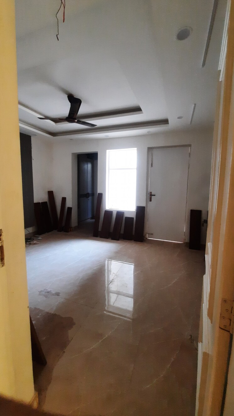 Room, sector 43 3 Bedroom 2200 Sq.Ft. Builder Floor In Sector 43 Faridabad 8316042