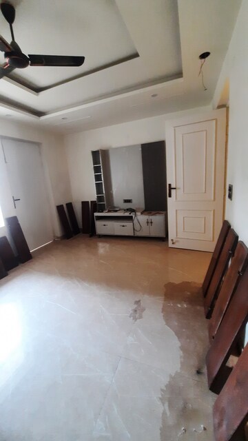 Room in 3 BHK Builder Floor at Sector 43 – for Sale