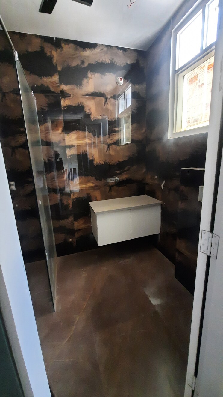 Bathroom, sector 43 3 Bedroom 2200 Sq.Ft. Builder Floor In Sector 43 Faridabad 8316042