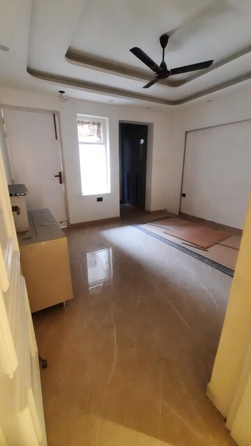 Room in 3 BHK Builder Floor at Sector 43 – for Sale