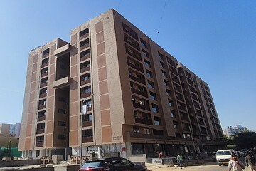  Showroom – Exterior View View at Bodakdev - for Rent
