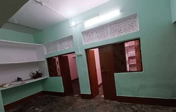 Master Bedroom in 2 BHK Independent House at Aliganj – for Rent