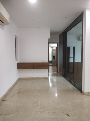 Room in 4 BHK Apartment at DB Orchid Woods, Goregaon East – for Sale