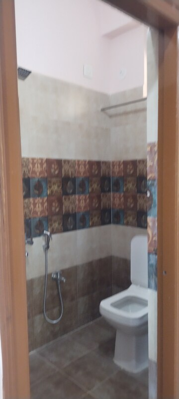 Furnished Amenities in 2 BHK Apartment at Pavani Laxmi Nivas, Madhapur – for Rent