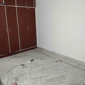 Room in 2 BHK Builder Floor at Sector 122 – for Rent
