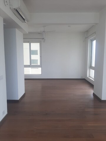 Room in 3 BHK Apartment at Pioneer Park Presidia, Sector 62 – for Sale