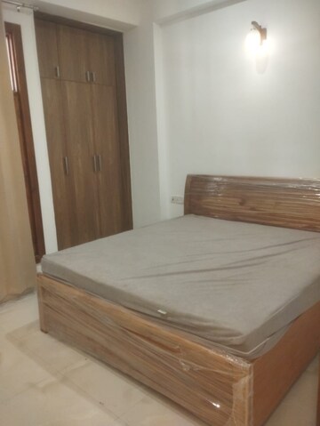 Bedroom in 2 BHK Builder Floor at Sector 42 – for Rent