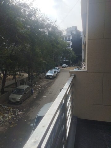 Balcony in 2 BHK Builder Floor at Sector 42 – for Rent
