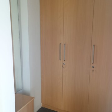 Bathroom in 4 BHK Builder Floor at Unitech Nirvana Country Cedar Crest, Sector 50 – for Rent