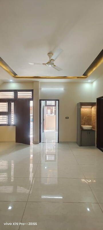 Building Lobby in 4 BHK Villa at Ansal Sushant City, Nari Ka Bas – for Sale