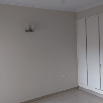 Room in 2.5 BHK Apartment at Express Zenith, Sector 77 – for Rent