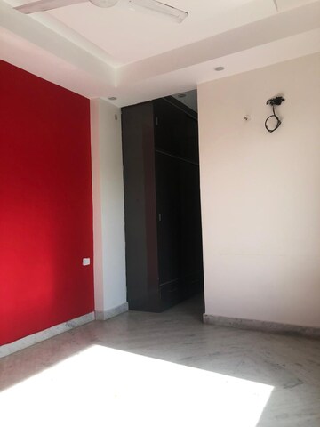 Room in 3 BHK Builder Floor at Sector 23 – for Rent