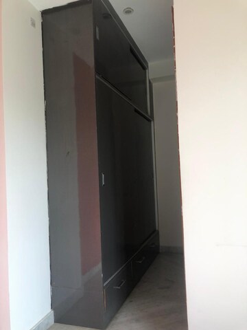 Building Lobby in 3 BHK Builder Floor at Sector 23 – for Rent