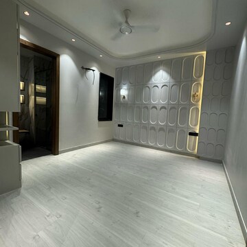 Room in 4 BHK Builder Floor at Unitech South City II, South City 2 – for Sale
