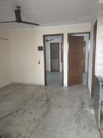 Room in 3 BHK Builder Floor at Sector 122 – for Rent