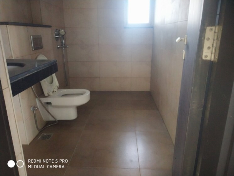 Bathroom, tata-primanti-villas 4 Bedroom 3355 Sq.Ft. Apartment In Sector 72 Gurgaon 8316875