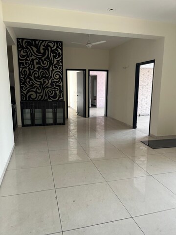 Room in 3.5 BHK Apartment at Barnala Green Lotus Avenue, Ambala Highway – for Rent