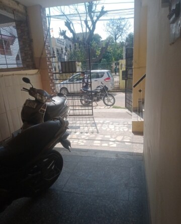 Living Room in 1 RK Villa at Aliganj – for Rent