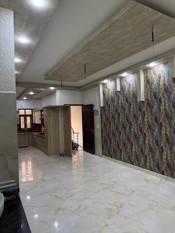 Parking in 4 BHK Builder Floor at Madhavpuram – for Sale