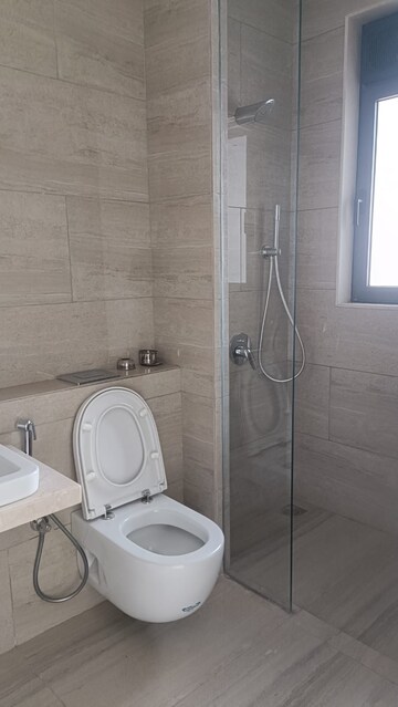 Bathroom in 6 BHK Apartment at Evershine Jewel, Khar West – for Sale