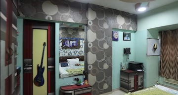 Room in 3 BHK Apartment at Velentine Tower, Goregaon East – for Rent