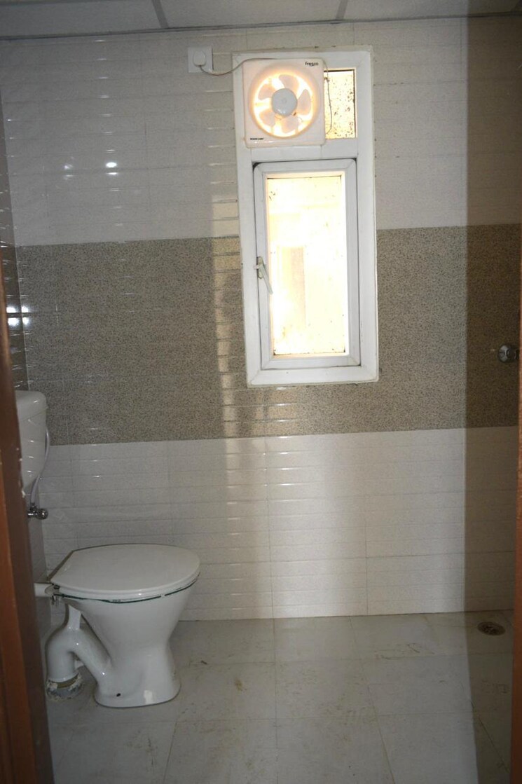 Bathroom, signature-global-orchard-avenue 2 Bedroom 650 Sq.Ft. Apartment In Sector 93 Gurgaon 8317109