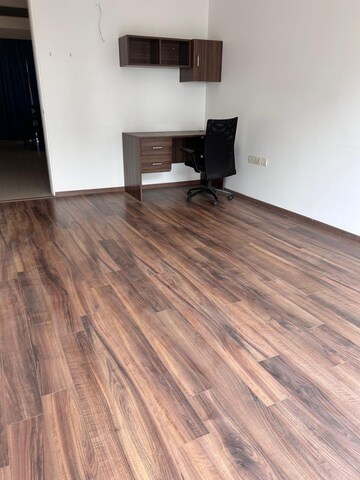 Room in 3 BHK Apartment at Panchshil One North, Magarpatta City – for Rent