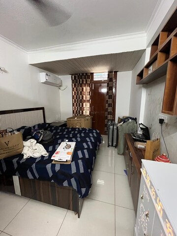 Team Area in 2 BHK Apartment at Hong Kong Bazaar, Sector 57 – for Rent