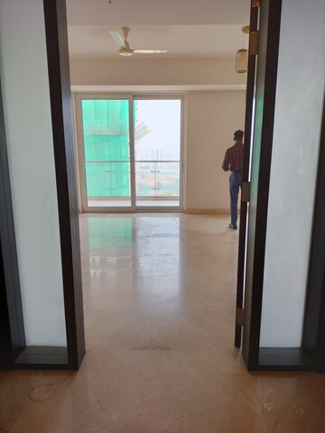 Room in 3 BHK Apartment at Mahindra Luminare, Sector 59 – for Sale