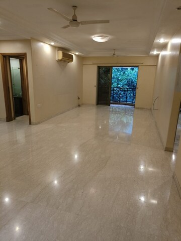 3 BHK Apartment For Rent in Khar West