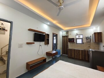 Living Room in 1 RK Builder Floor at Ansal Sushant Lok I, Sector 43 – for Rent